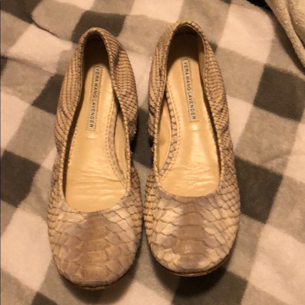 Vera Wang Lavender Flats